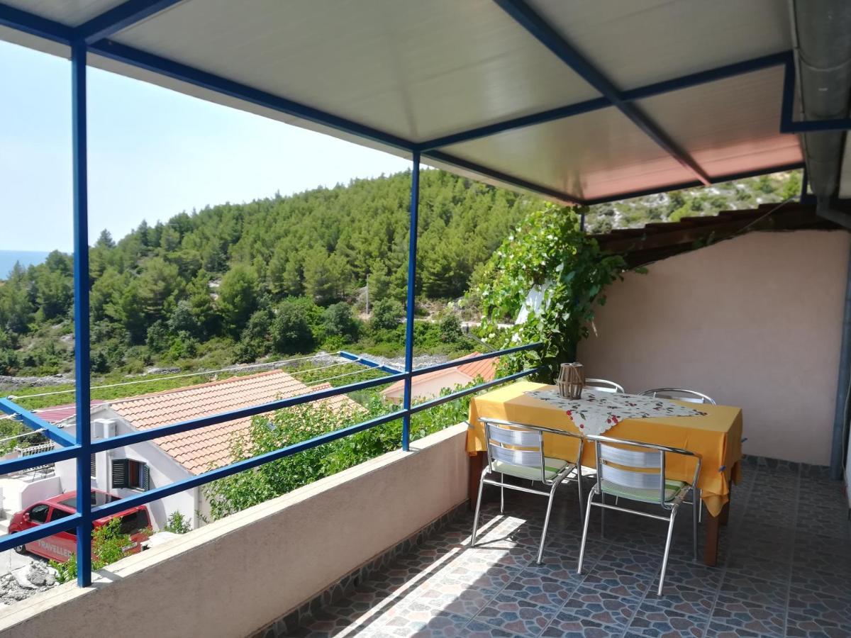 Apartments With A Parking Space Ivan Dolac, Hvar - 8797 Exterior photo